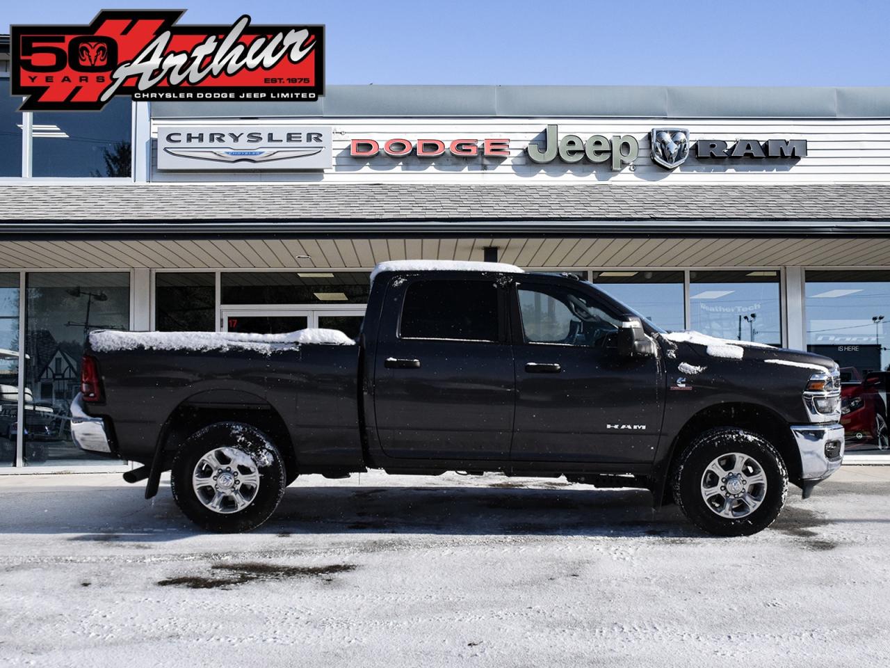 2025 RAM 2500 BIG HORN CREW CAB 4X4-ONLY 3,175 KM Photo