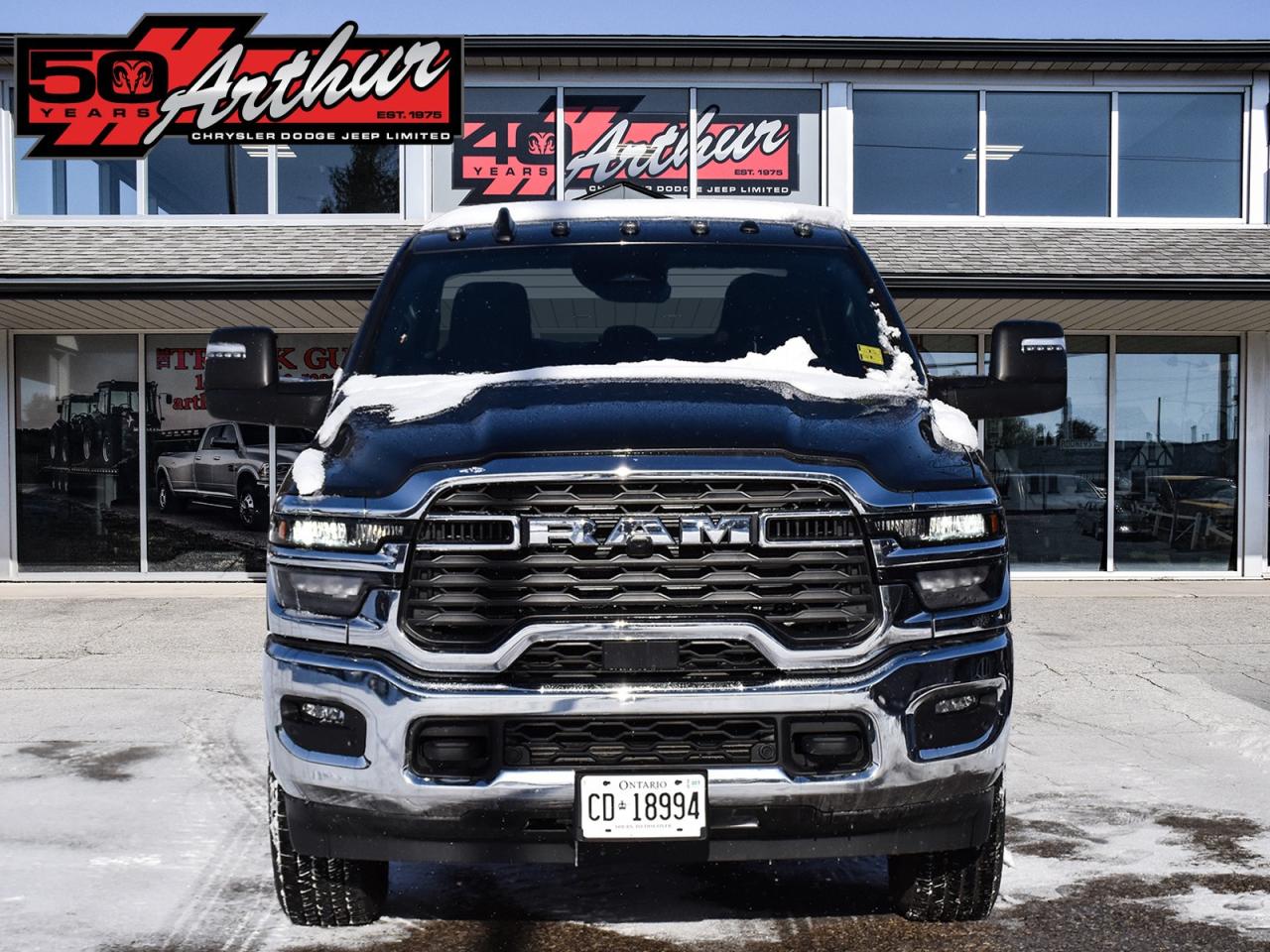 2025 RAM 2500 BIG HORN CREW CAB 4X4-ONLY 3,175 KM Photo