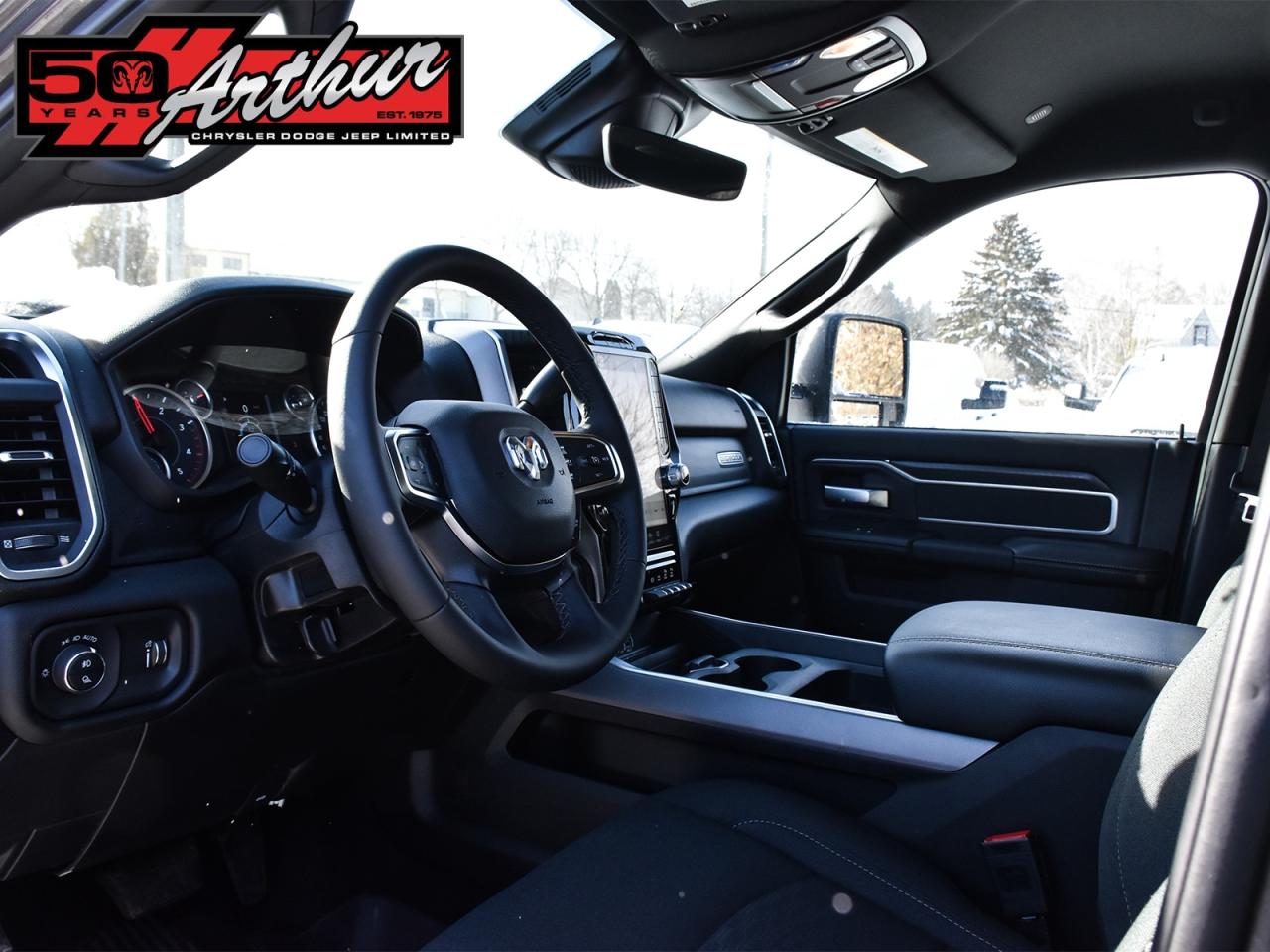 2025 RAM 2500 BIG HORN CREW CAB 4X4-ONLY 3,175 KM Photo