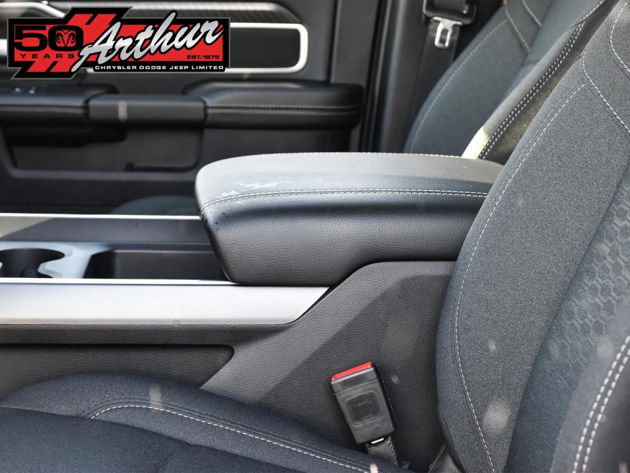 2025 RAM 2500 BIG HORN CREW CAB 4X4-ONLY 3,175 KM Photo