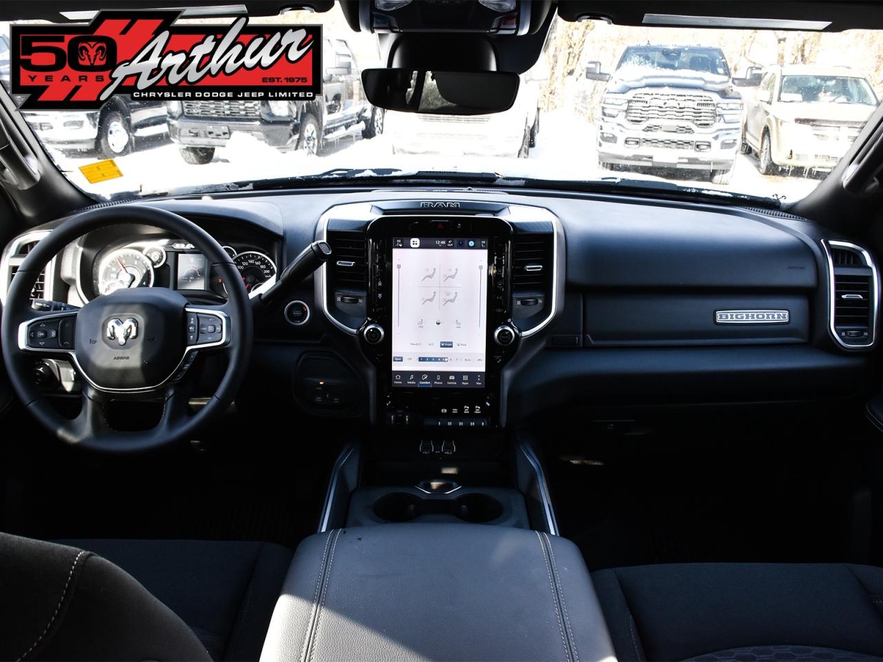 2025 RAM 2500 BIG HORN CREW CAB 4X4-ONLY 3,175 KM Photo