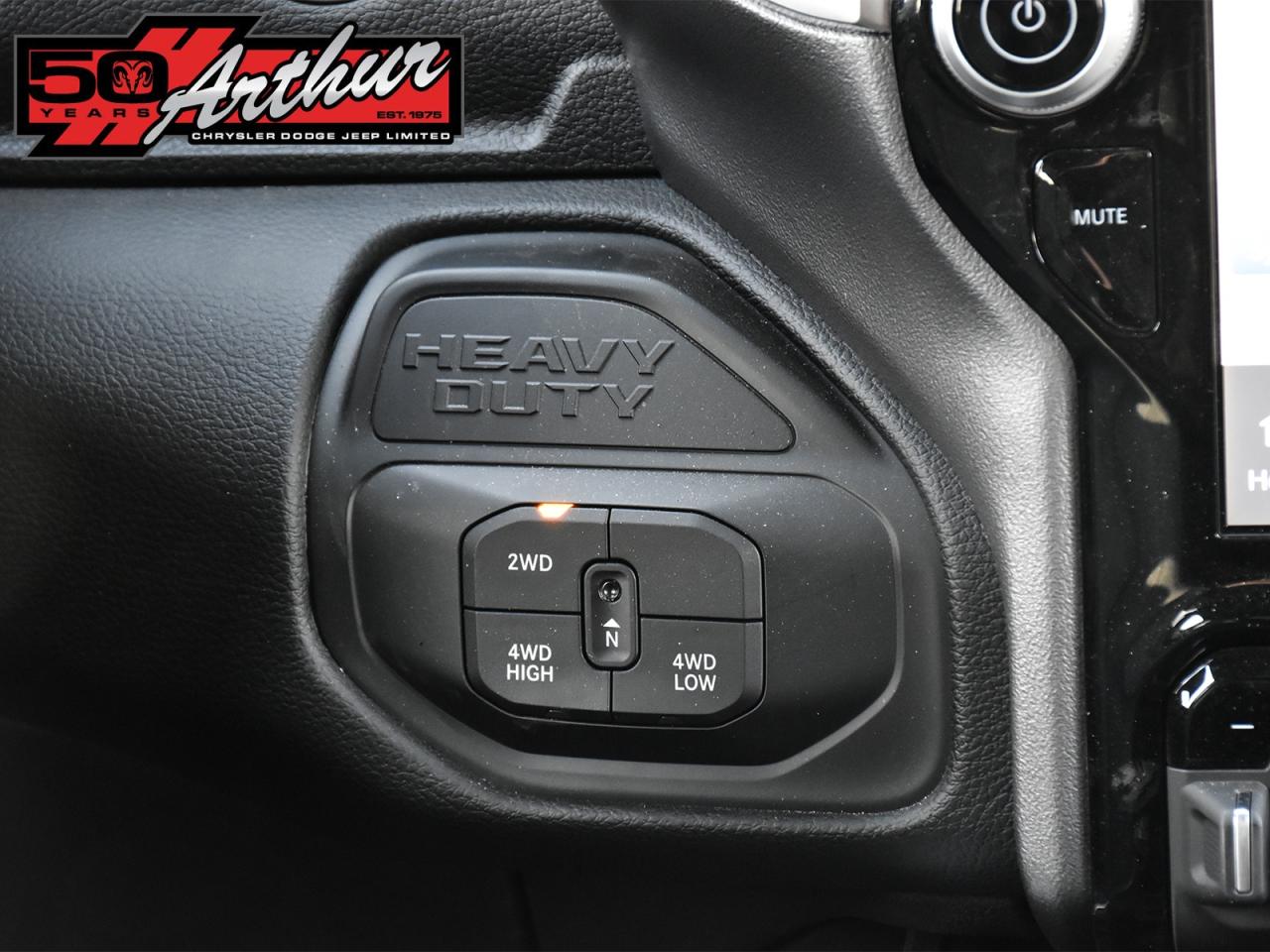 2025 RAM 2500 BIG HORN CREW CAB 4X4-ONLY 3,175 KM Photo