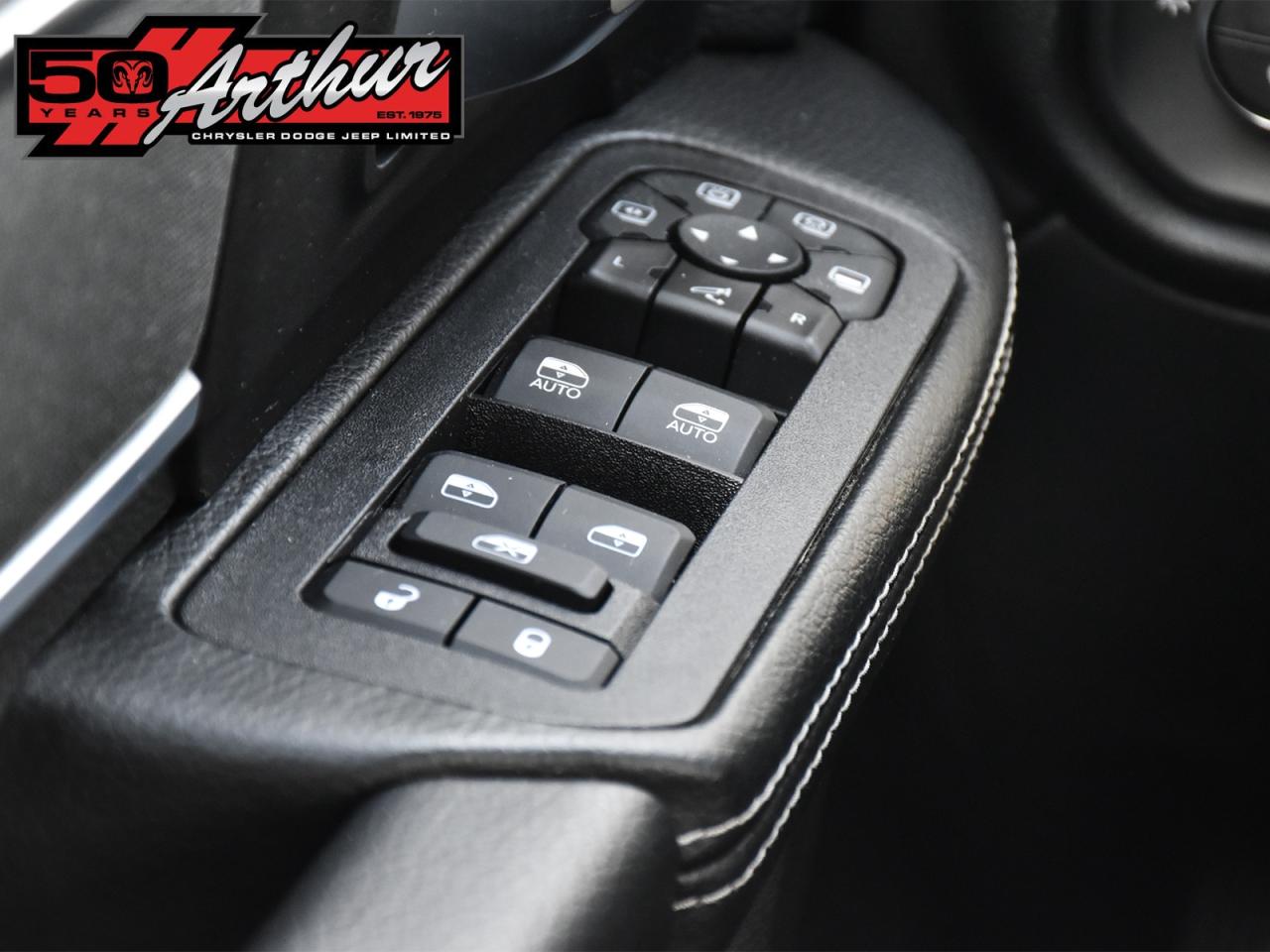 2025 RAM 2500 BIG HORN CREW CAB 4X4-ONLY 3,175 KM Photo