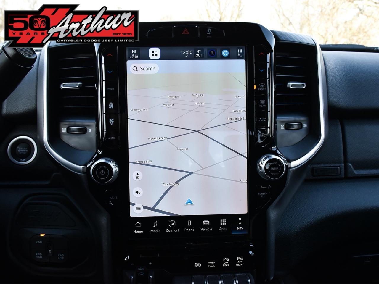 2025 RAM 2500 BIG HORN CREW CAB 4X4-ONLY 3,175 KM Photo