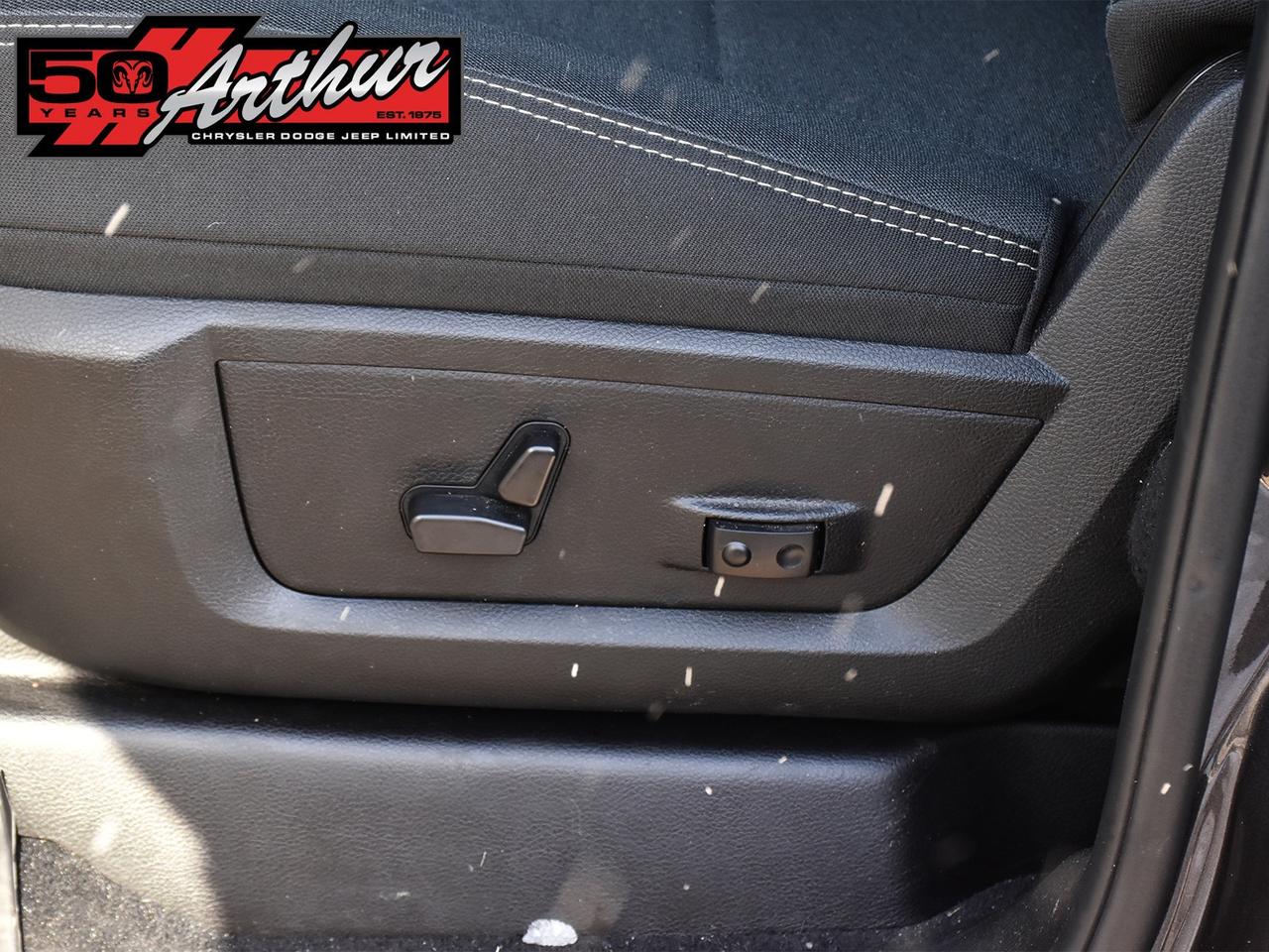 2025 RAM 2500 BIG HORN CREW CAB 4X4-ONLY 3,175 KM Photo