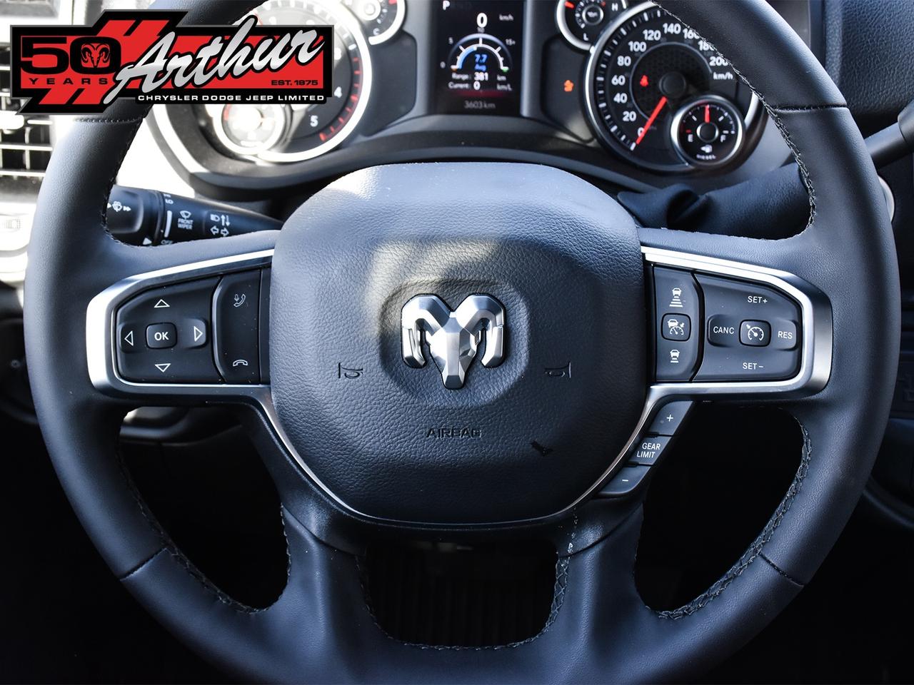 2025 RAM 2500 BIG HORN CREW CAB 4X4-ONLY 3,175 KM Photo