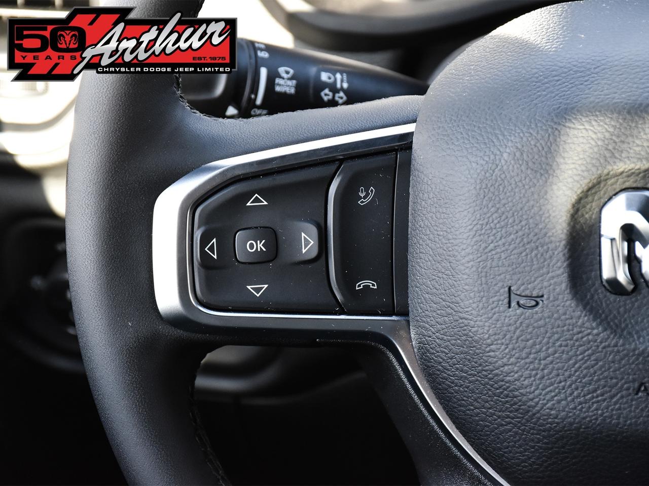 2025 RAM 2500 BIG HORN CREW CAB 4X4-ONLY 3,175 KM Photo