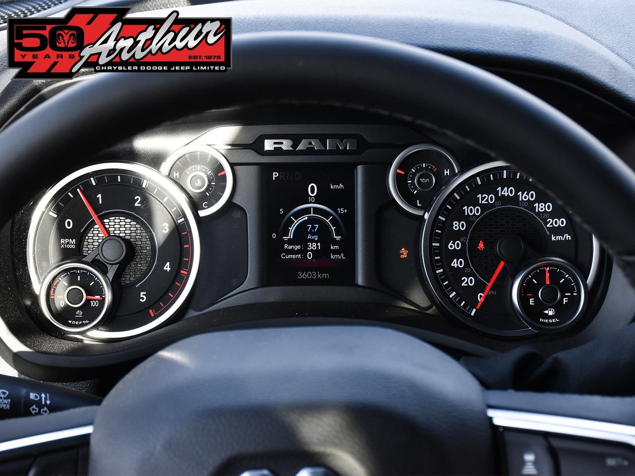 2025 RAM 2500 BIG HORN CREW CAB 4X4-ONLY 3,175 KM Photo