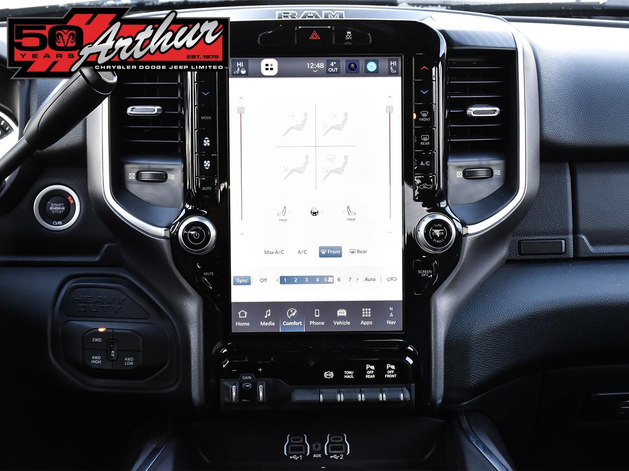 2025 RAM 2500 BIG HORN CREW CAB 4X4-ONLY 3,175 KM Photo