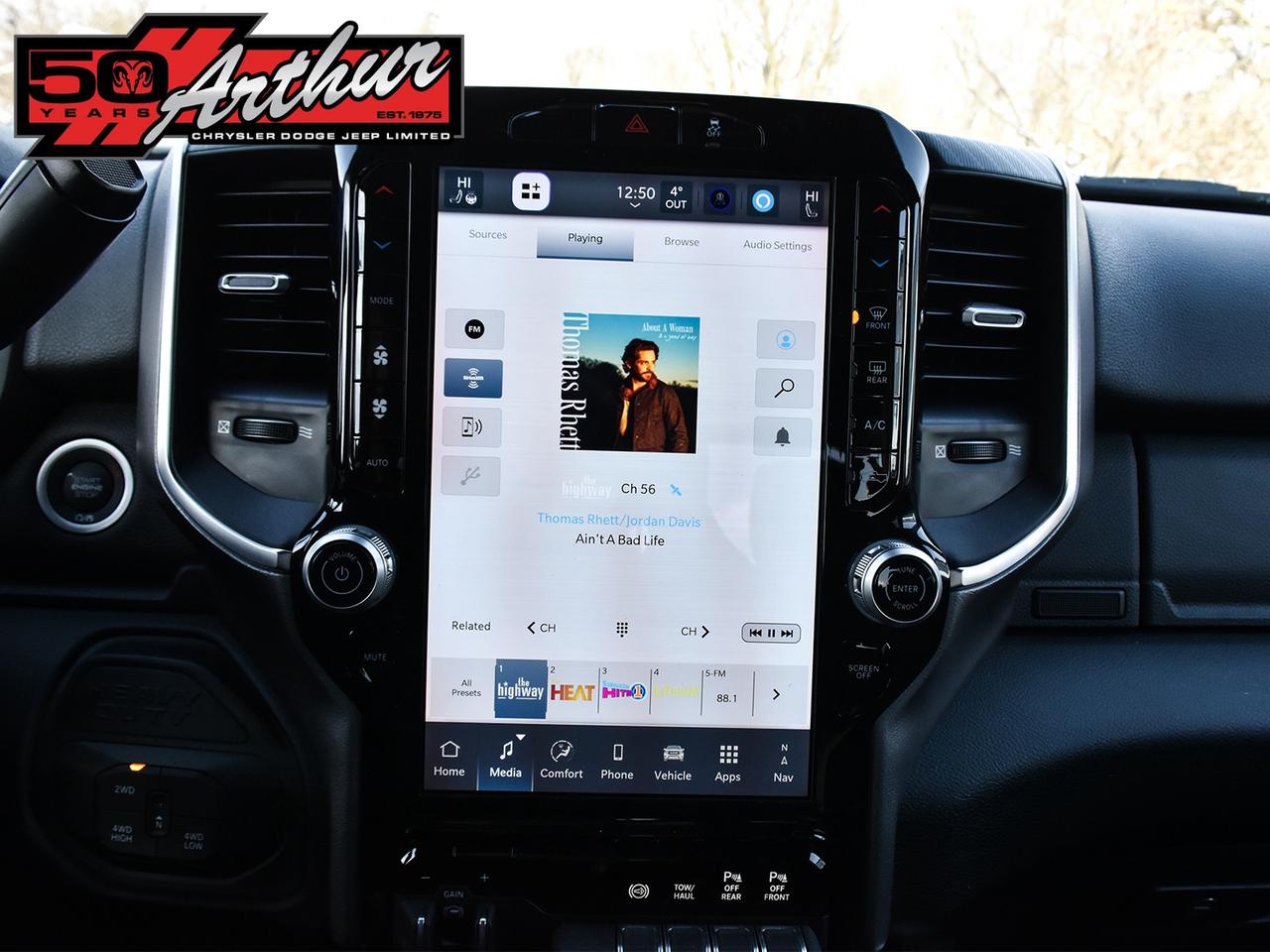 2025 RAM 2500 BIG HORN CREW CAB 4X4-ONLY 3,175 KM Photo