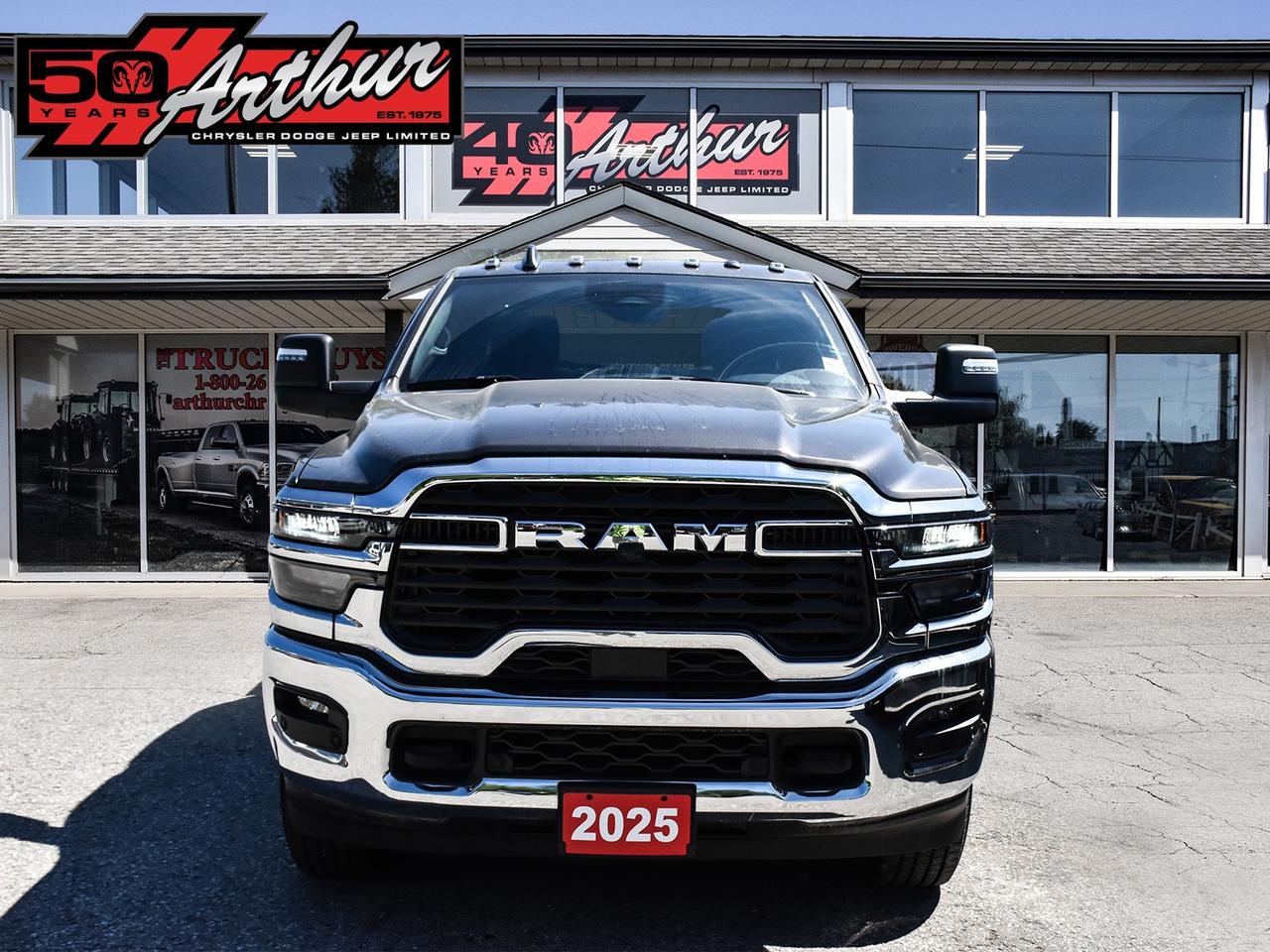2025 RAM 2500 BIG HORN CREW CAB 4X4-ONLY 3,175 KM Photo
