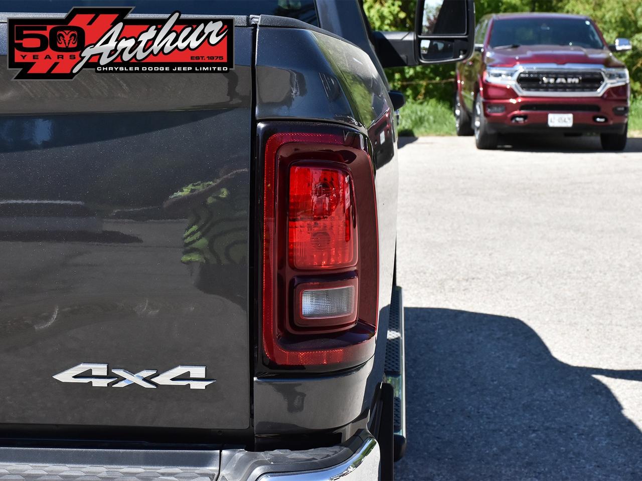 2025 RAM 2500 BIG HORN CREW CAB 4X4-ONLY 3,175 KM Photo