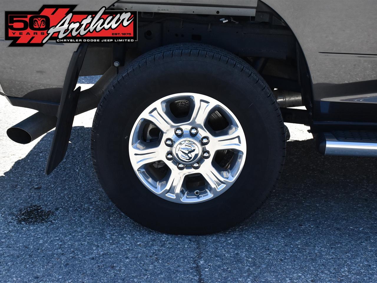 2025 RAM 2500 BIG HORN CREW CAB 4X4-ONLY 3,175 KM Photo
