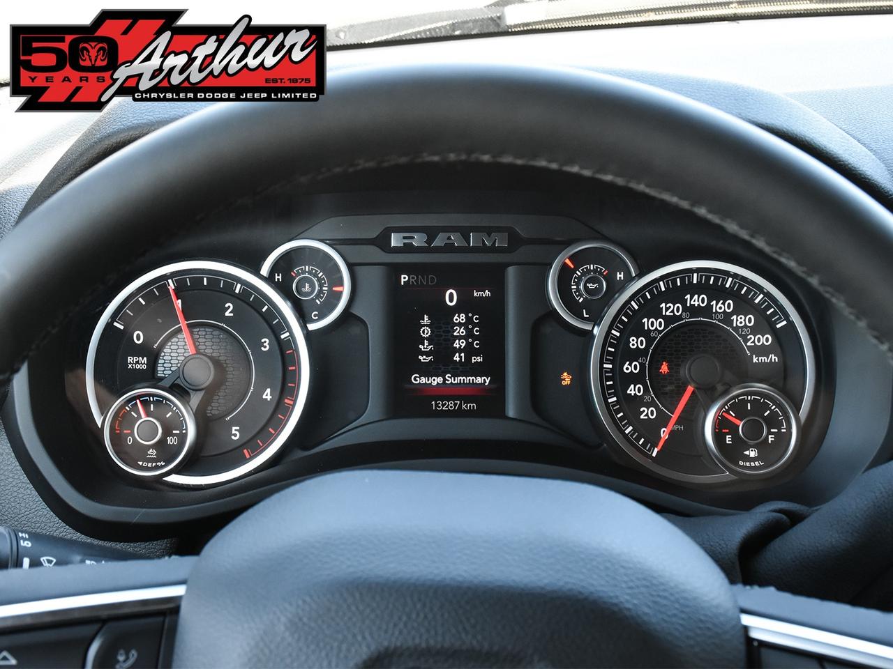 2025 RAM 2500 BIG HORN CREW CAB 4X4-ONLY 3,175 KM Photo