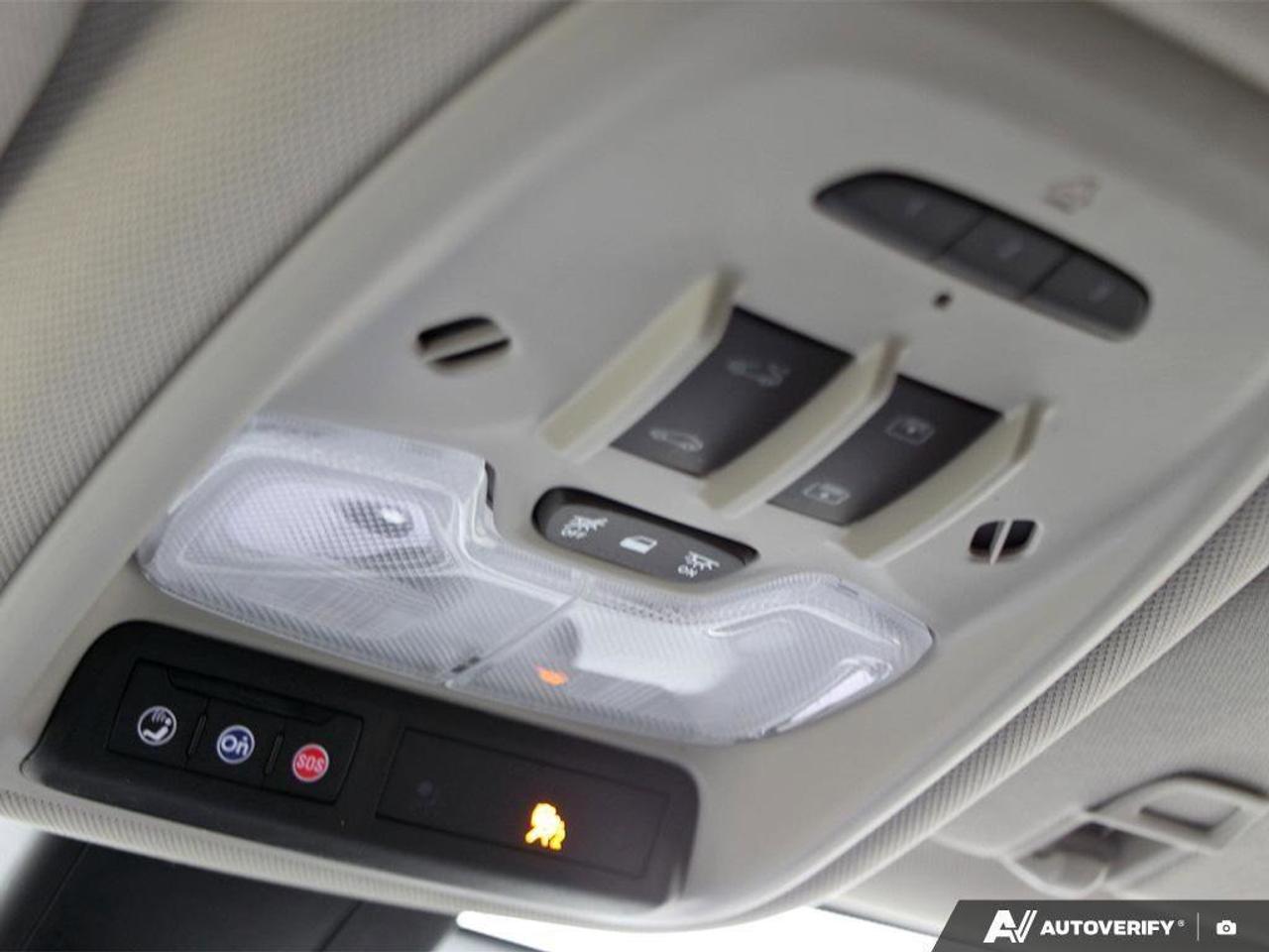 2023 Buick Encore GX EssenceESSENCE, AWD, NAV, ROOF, TECH, 1-OWNER! Photo