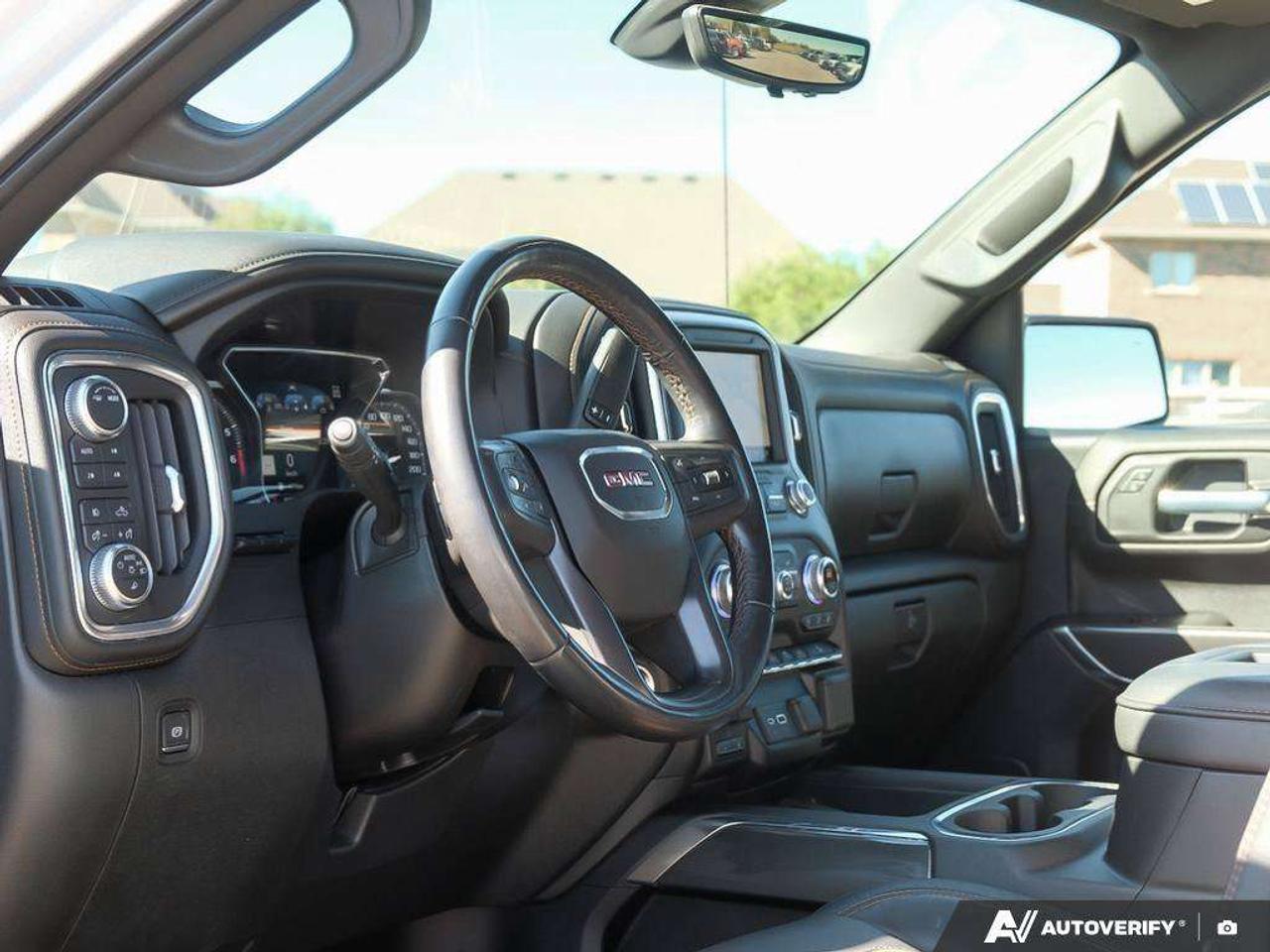2021 GMC Sierra 1500 AT4 CARBONPRO, CREW, 4X4, 6.2L, LOADED, 1-OWNER! Photo