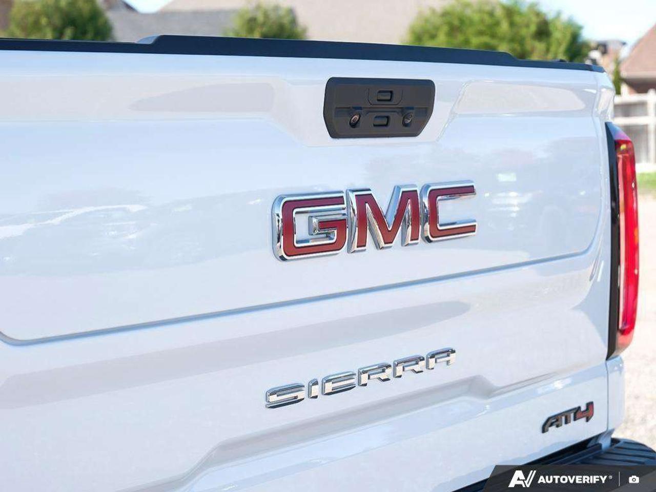 2021 GMC Sierra 1500 AT4 CARBONPRO, CREW, 4X4, 6.2L, LOADED, 1-OWNER! Photo