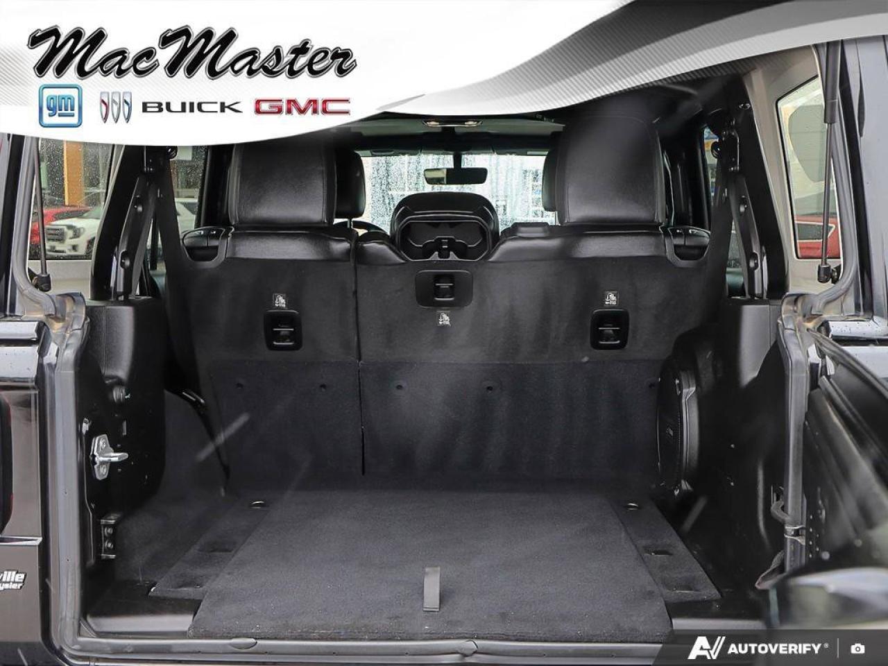 2019 Jeep WRANGLER UNLIMITED SaharaSAHARA, V6, 4X4, NAV, HEATED LEATHER, LIFTED Photo