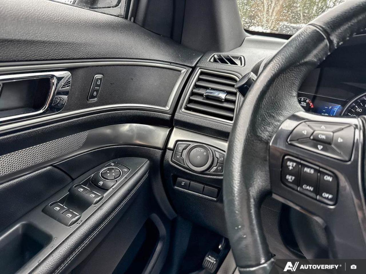 2019 Ford Explorer XLT   7 PASSENGER SEATING, HEATED SEATS, CERTIFIED Photo