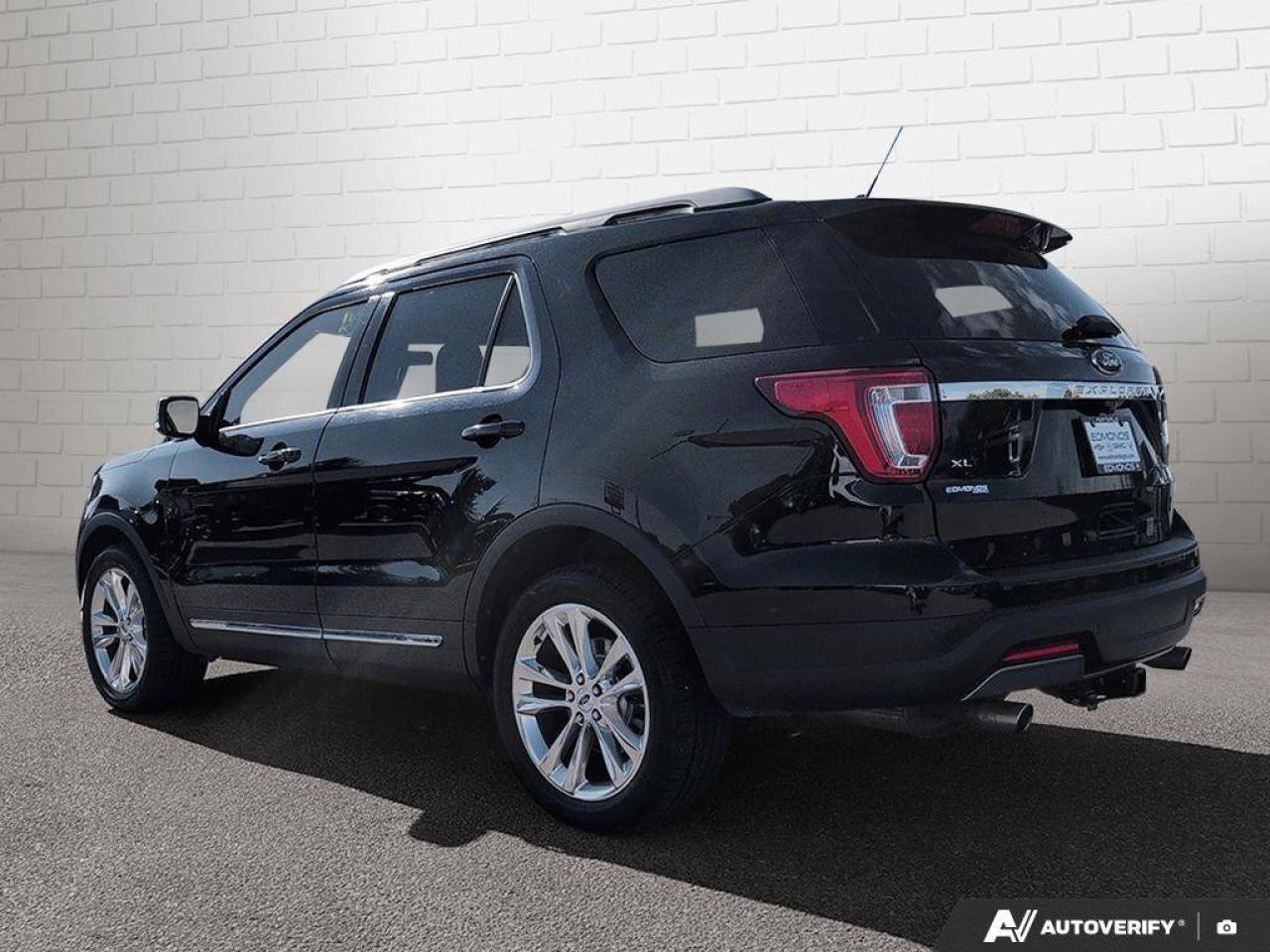 2019 Ford Explorer XLTOne Owner   Remote Start   Sunroof   6 passenge Photo2