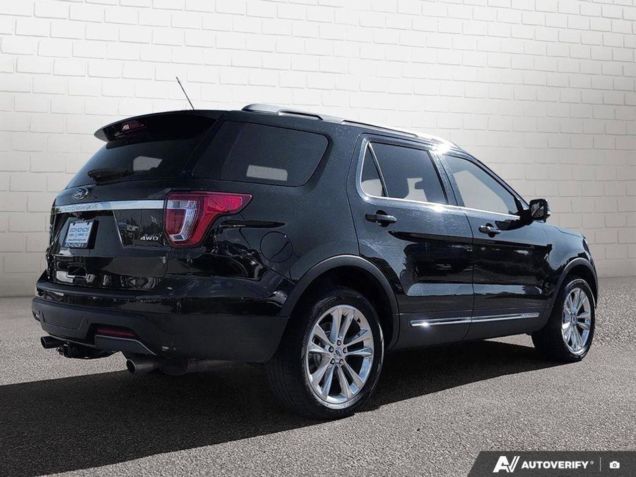 2019 Ford Explorer XLTOne Owner   Remote Start   Sunroof   6 passenge Photo