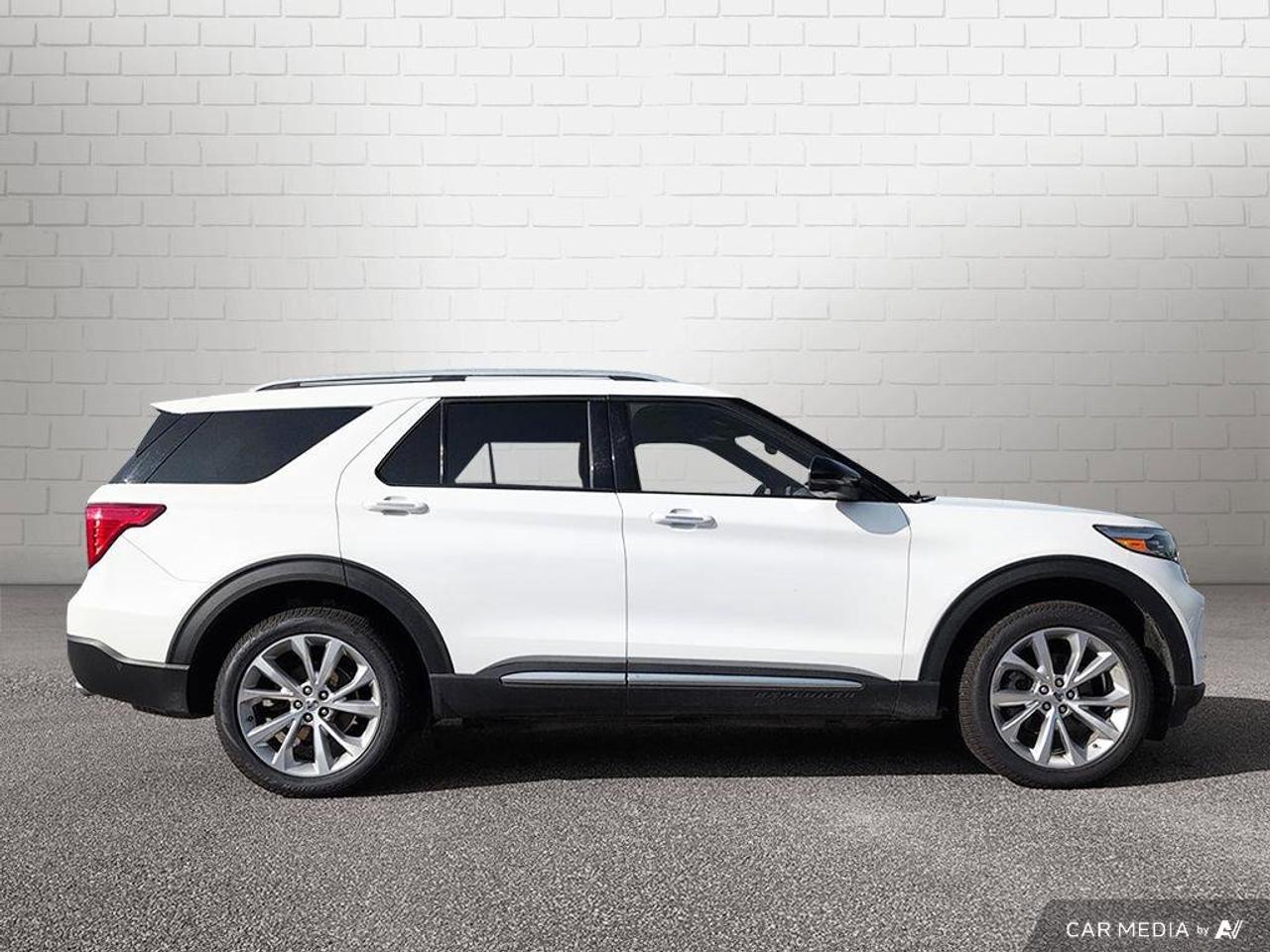 2022 Ford Explorer PlatinumCERTIFIED PRE OWNED   One Owner   Heated S Photo