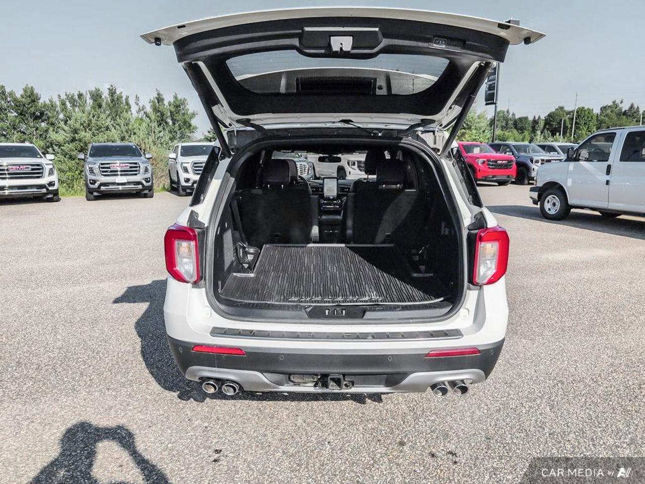 2022 Ford Explorer PlatinumCERTIFIED PRE OWNED   One Owner   Heated S Photo