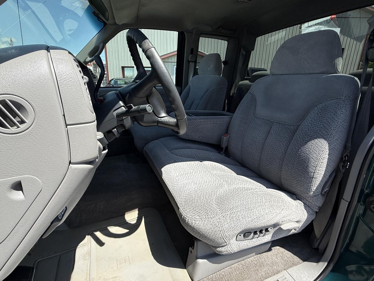 1998 Chevrolet C/K 1500 Ext Cab S/B 2wd 5.7L VORTEC Photo