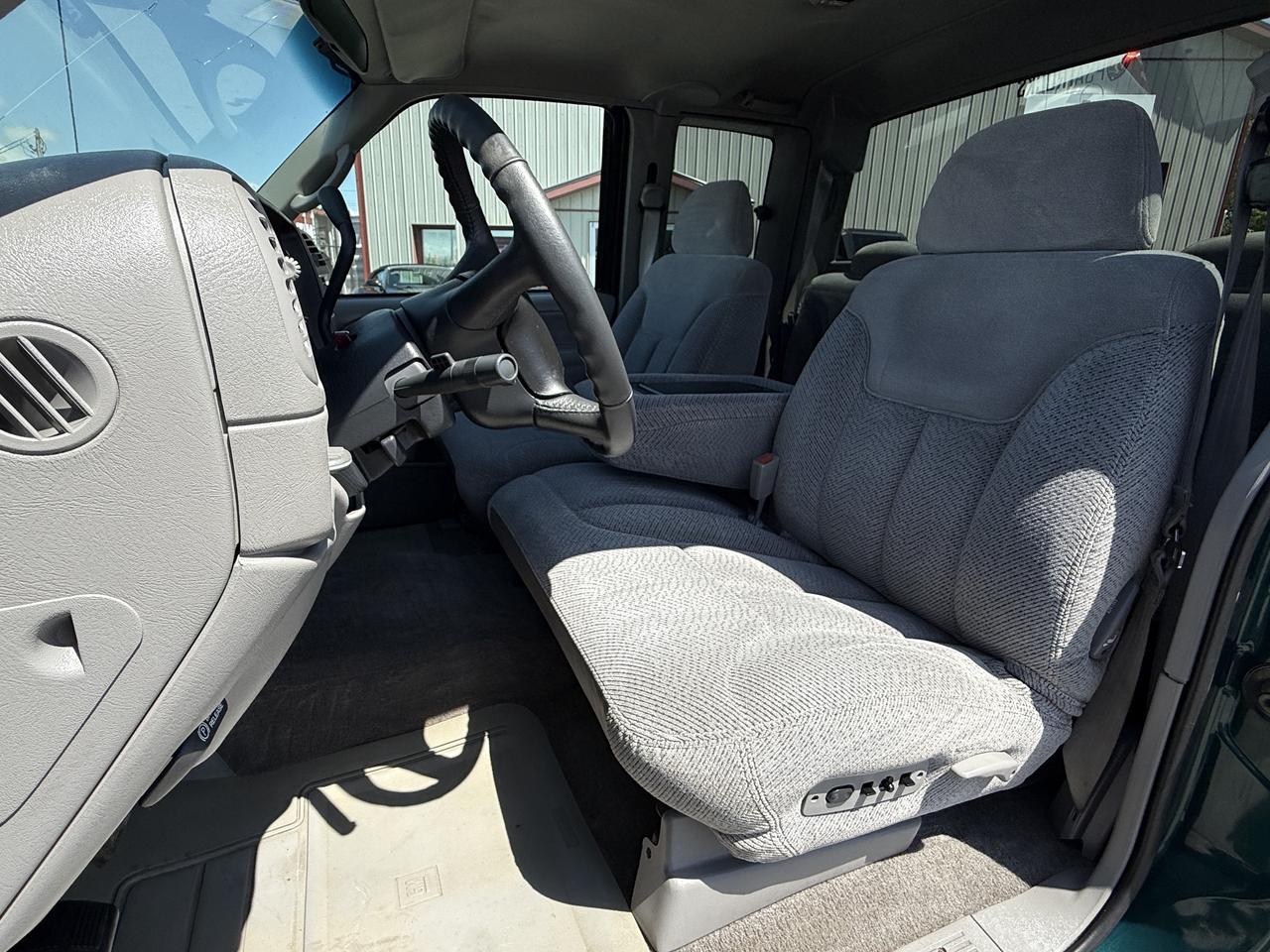 1998 Chevrolet C/K 1500 Ext Cab S/B 2wd 5.7L VORTEC Photo