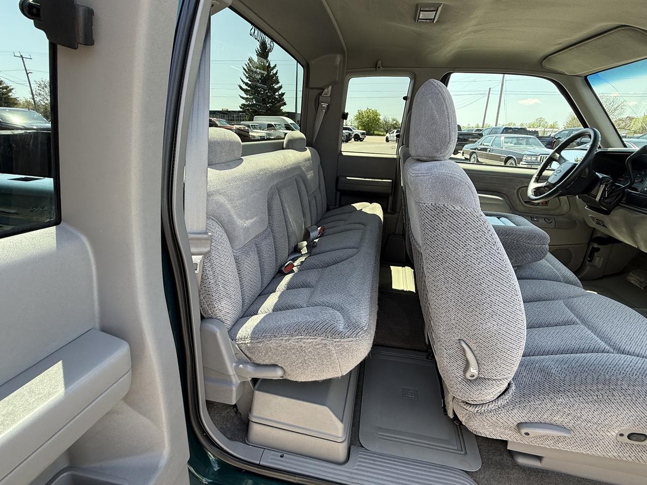 1998 Chevrolet C/K 1500 Ext Cab S/B 2wd 5.7L VORTEC Photo