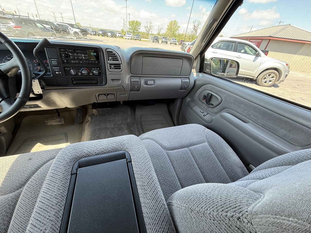 1998 Chevrolet C/K 1500 Ext Cab S/B 2wd 5.7L VORTEC Photo