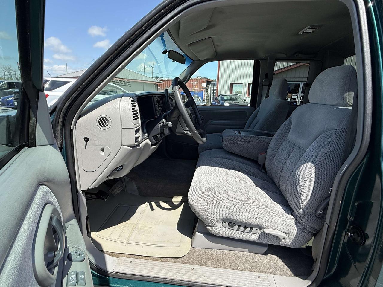 1998 Chevrolet Silverado 1500 Ext Cab S/B 2wd 5.7L VORTEC Photo