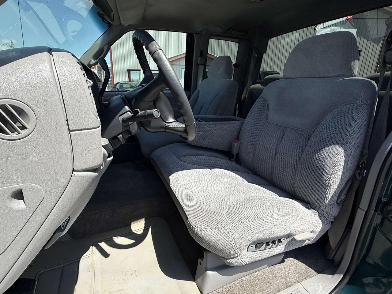 1998 Chevrolet Silverado 1500 Ext Cab S/B 2wd 5.7L VORTEC Photo