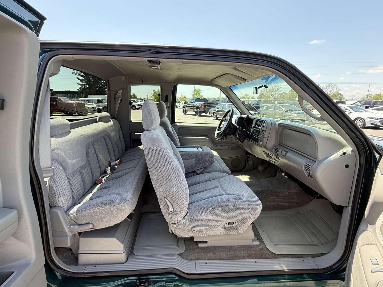 1998 Chevrolet Silverado 1500 Ext Cab S/B 2wd 5.7L VORTEC Photo