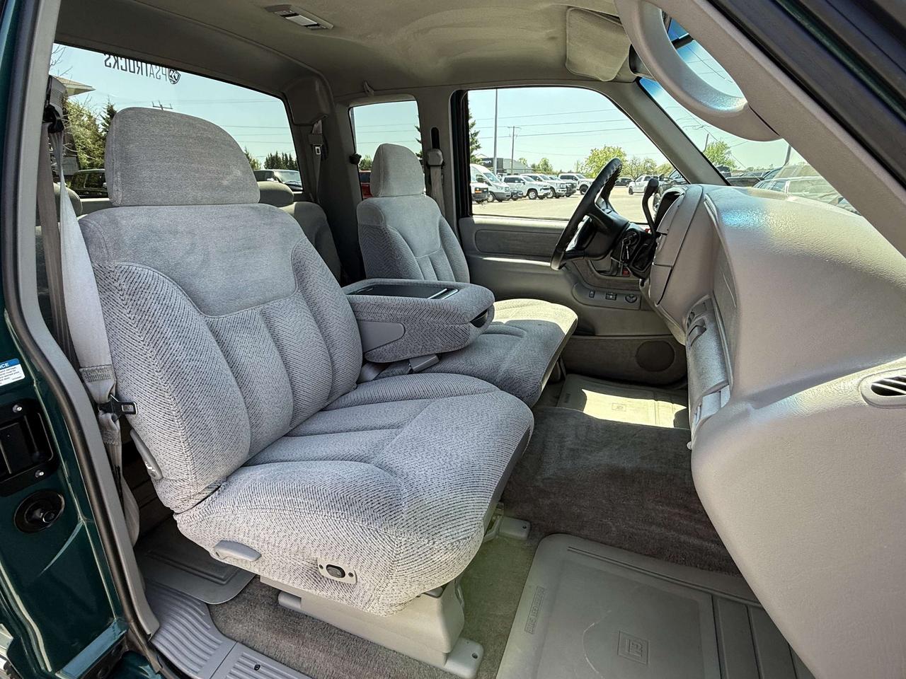 1998 Chevrolet Silverado 1500 Ext Cab S/B 2wd 5.7L VORTEC Photo