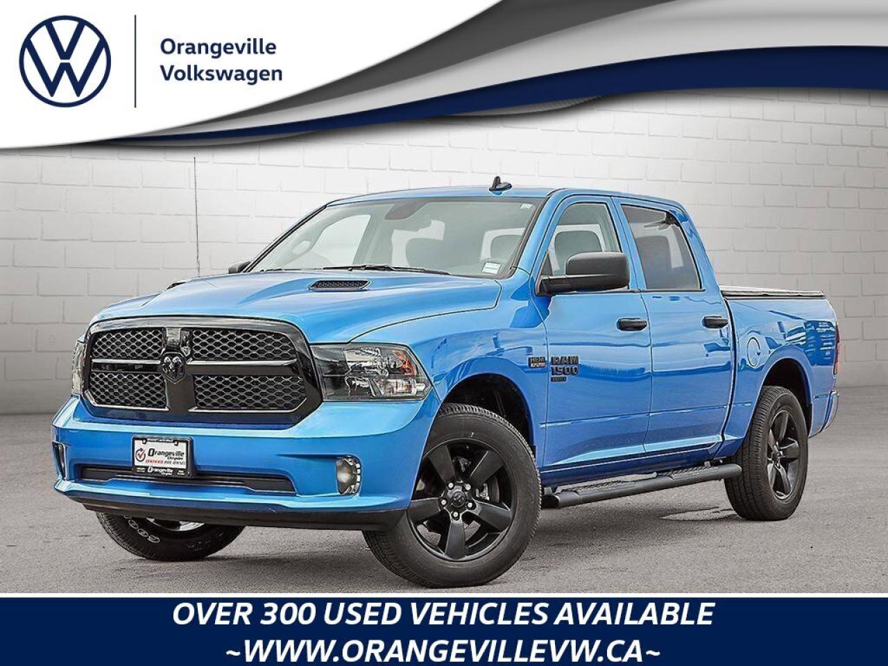 2022 RAM 1500 Classic ExpressBLACK EXPRESS, NIGHT, CREW, HEMI, 4X4, HEAT Photo0