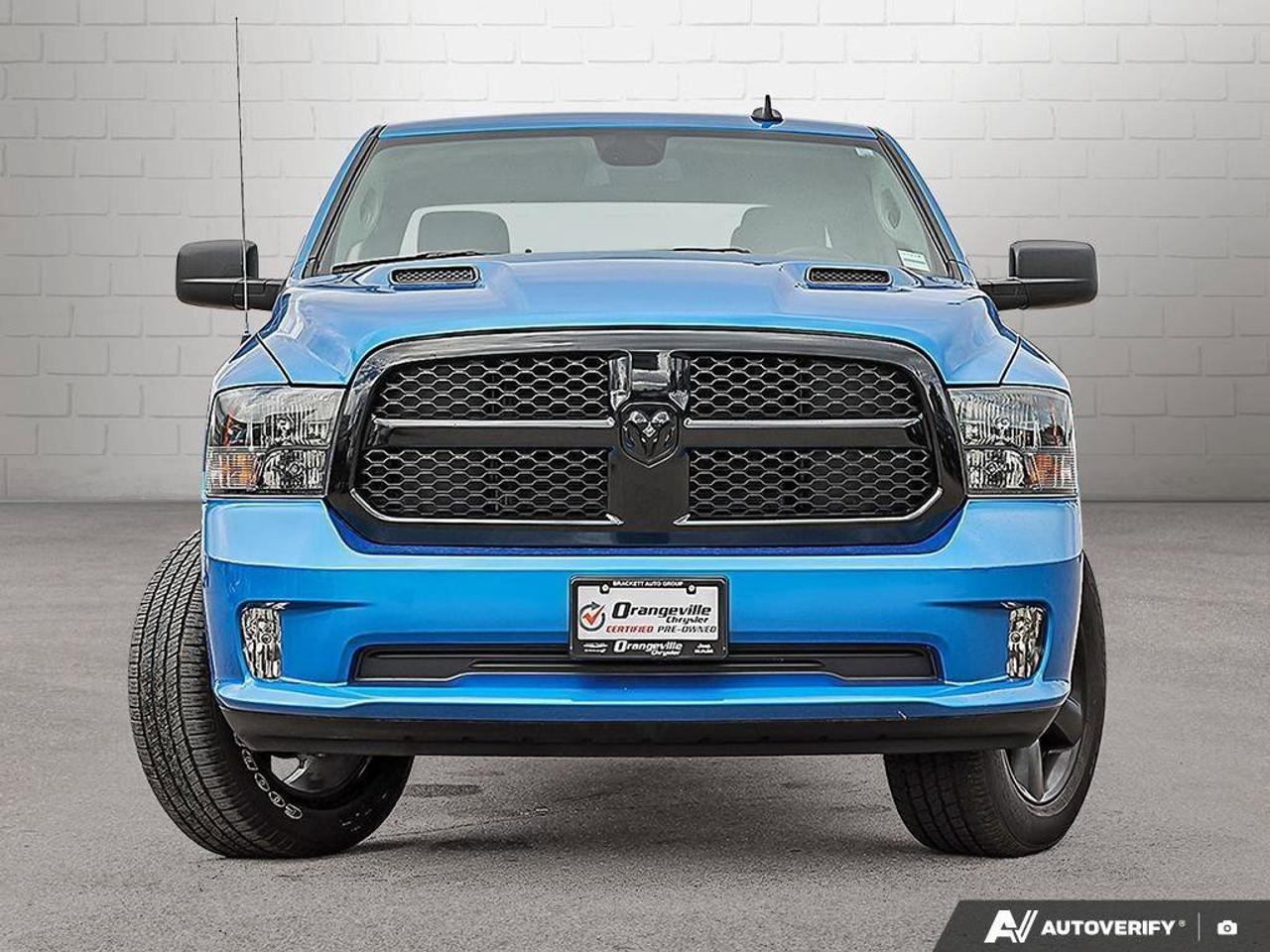 2022 RAM 1500 Classic ExpressBLACK EXPRESS, NIGHT, CREW, HEMI, 4X4, HEAT Photo