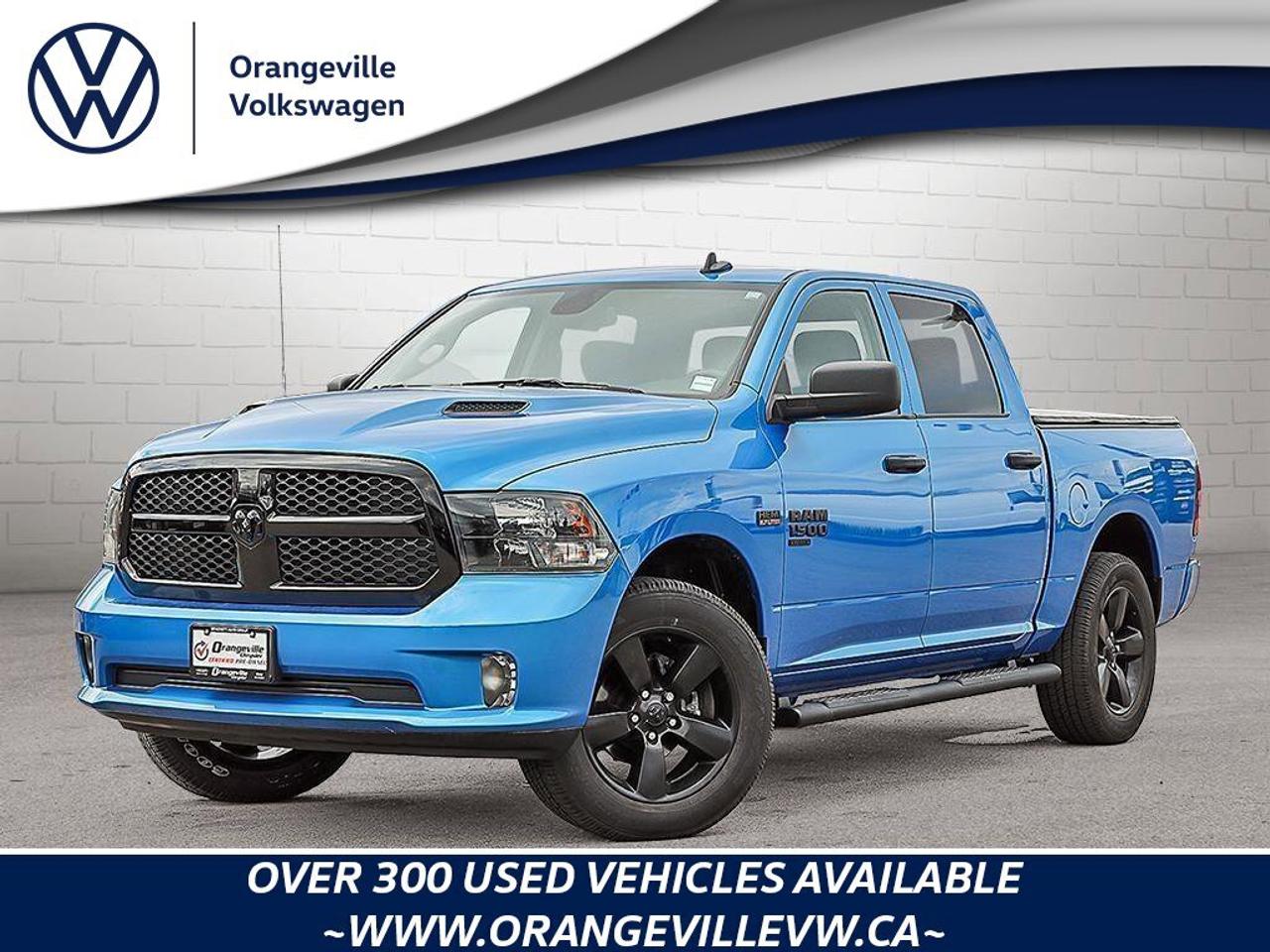 2022 RAM 1500 Classic ExpressBLACK EXPRESS, NIGHT, CREW, HEMI, 4X4, HEAT Photo