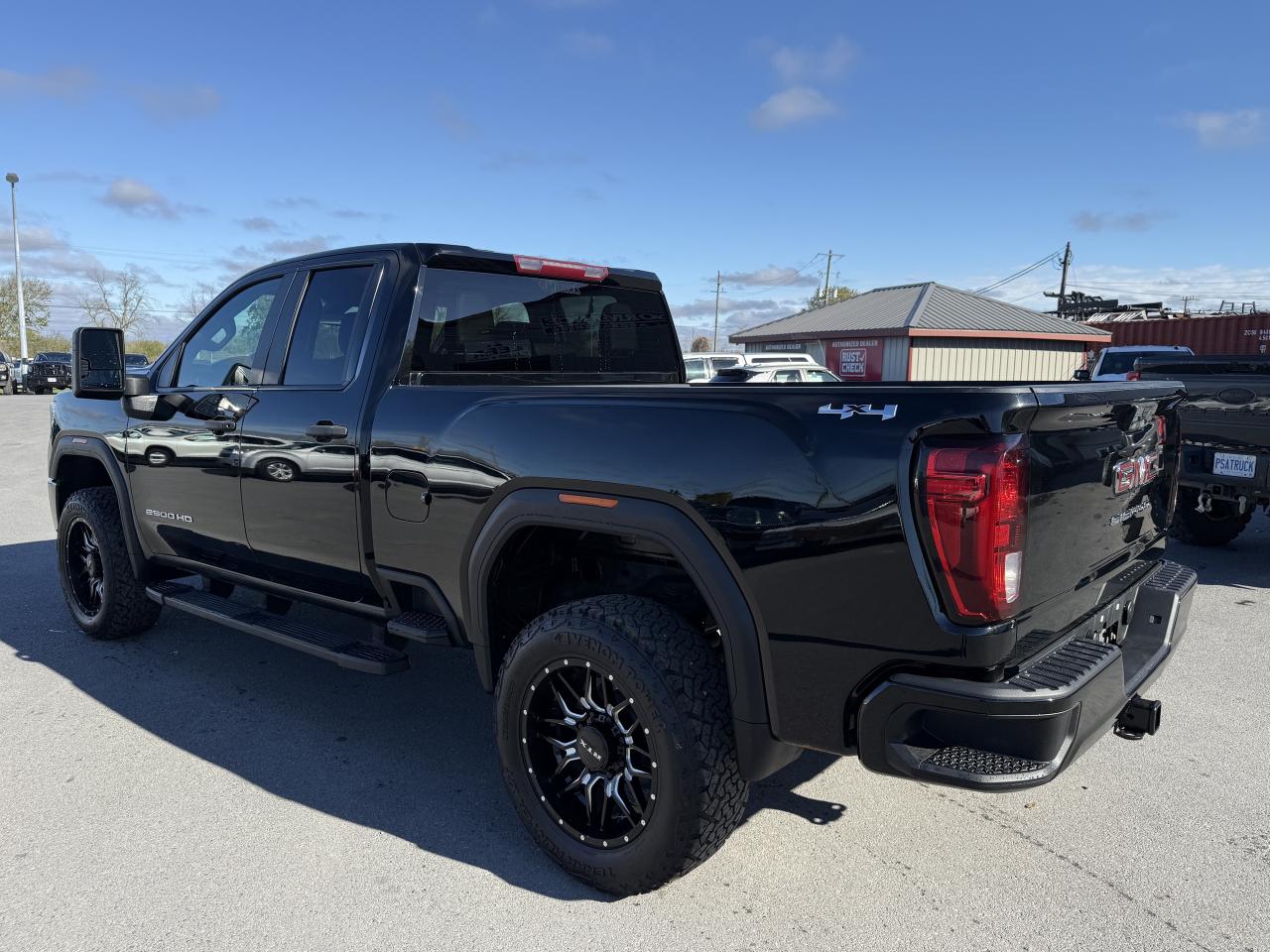 2022 GMC SIERRA 2500HD PRO DURAMAX WHEEL/TIRE/LEATHER PKG!! Photo