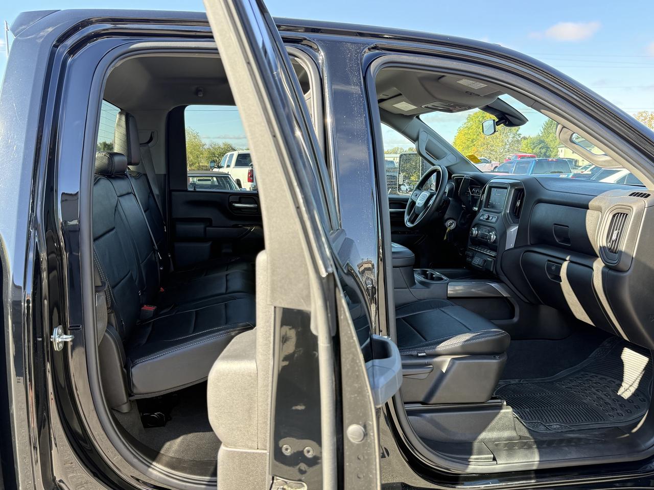 2022 GMC SIERRA 2500HD PRO DURAMAX WHEEL/TIRE/LEATHER PKG!! Photo