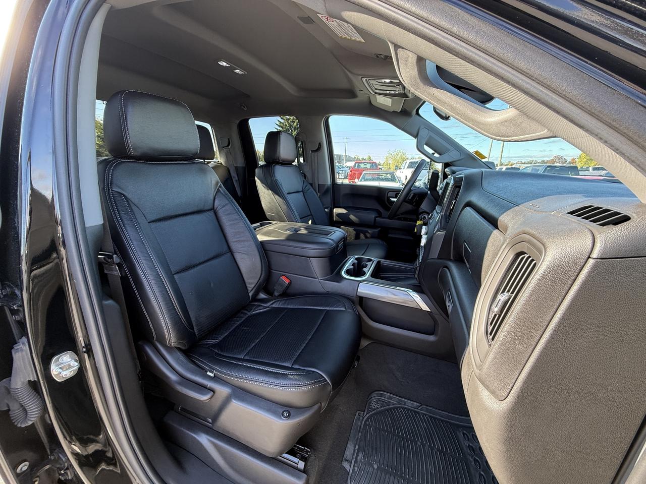 2022 GMC SIERRA 2500HD PRO DURAMAX WHEEL/TIRE/LEATHER PKG!! Photo