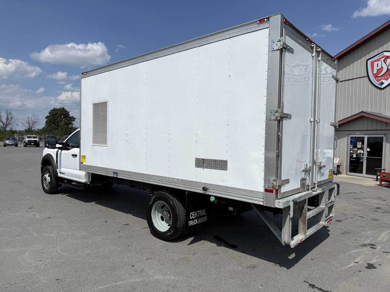 2023 Ford F-550 XL 4WD Reg Cab 193  WB 108  CA Photo4