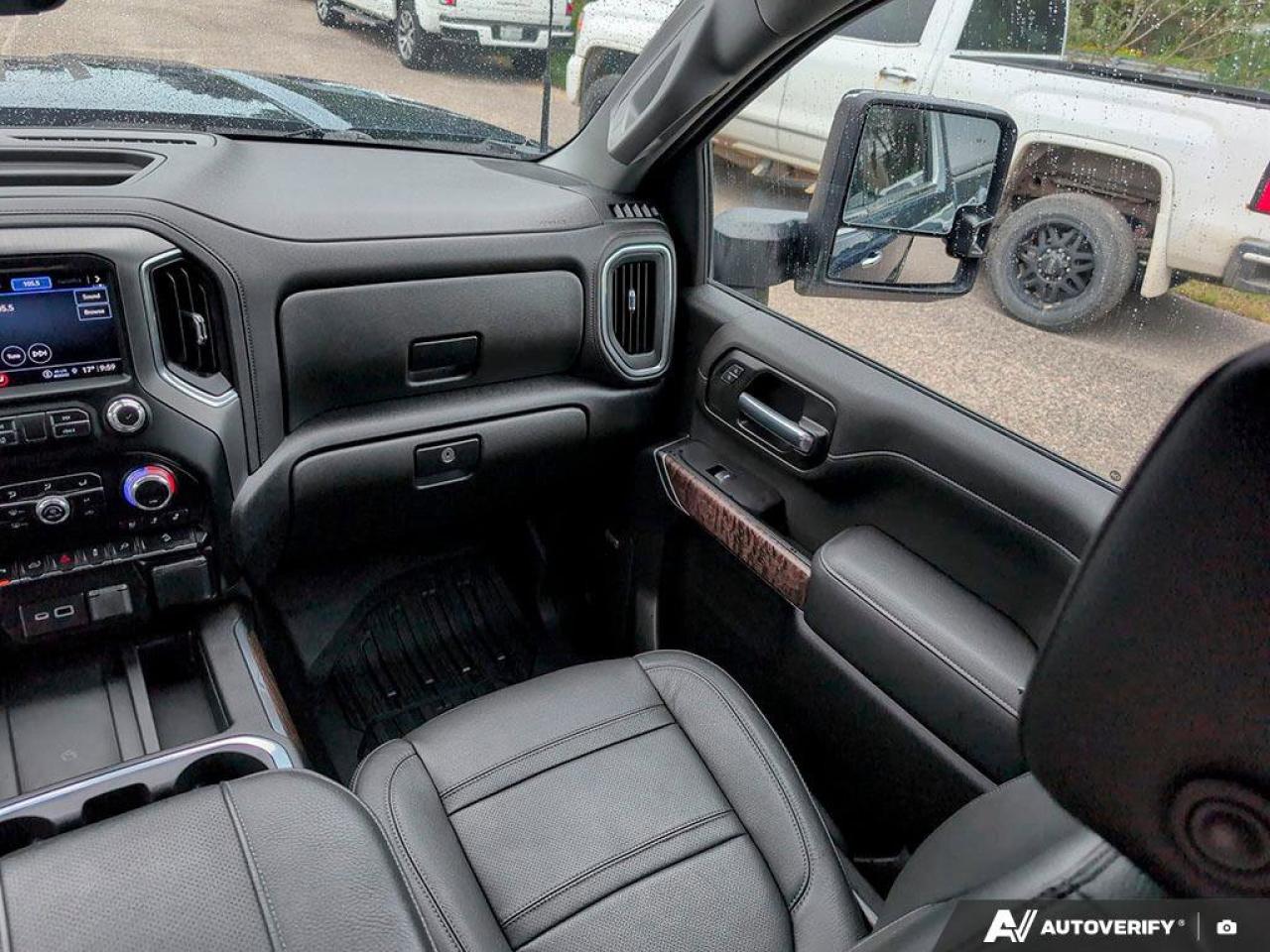 2023 GMC SIERRA 2500HD Denali  DENALI ULTIMATE PACKAGE   SUNROOF Photo