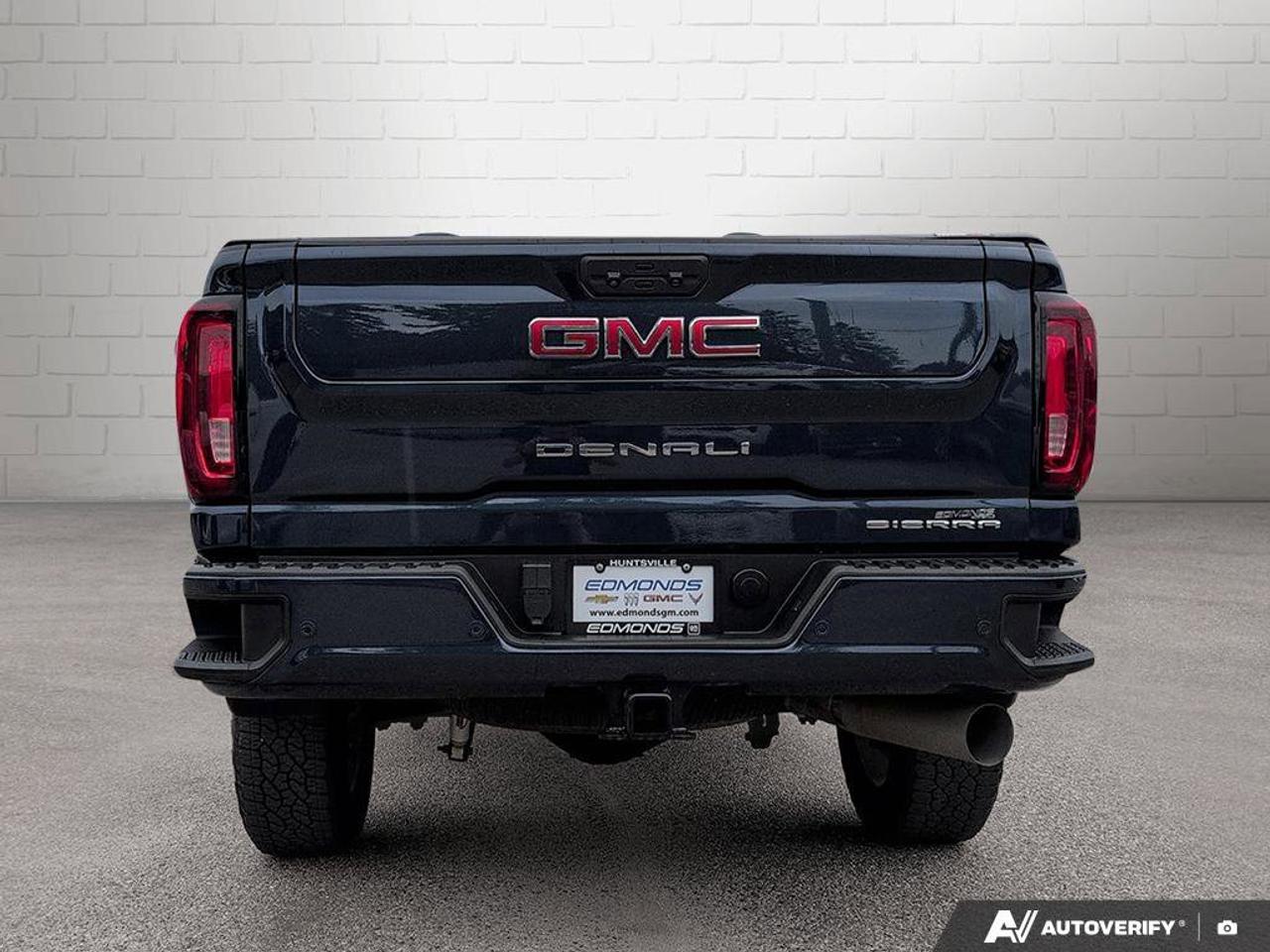 2023 GMC SIERRA 2500HD Denali  DENALI ULTIMATE PACKAGE   SUNROOF Photo3