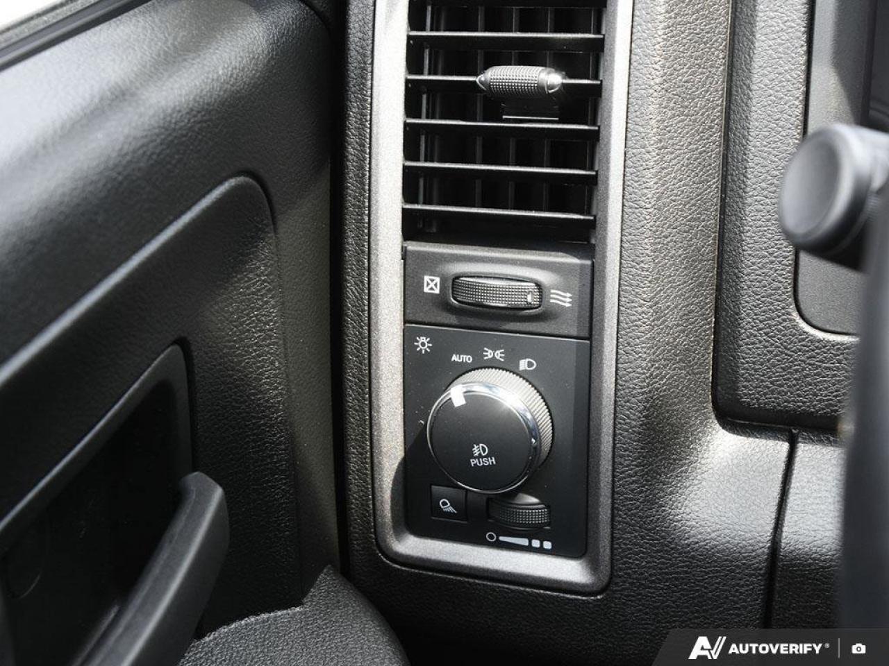 2022 RAM 1500 Classic ExpressBLACK EXPRESS, NIGHT, CREW, 4X4, HEMI, HEAT Photo