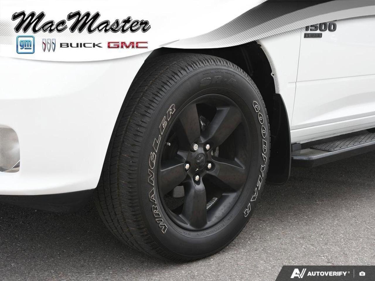 2022 RAM 1500 Classic ExpressBLACK EXPRESS, NIGHT, CREW, 4X4, HEMI, HEAT Photo