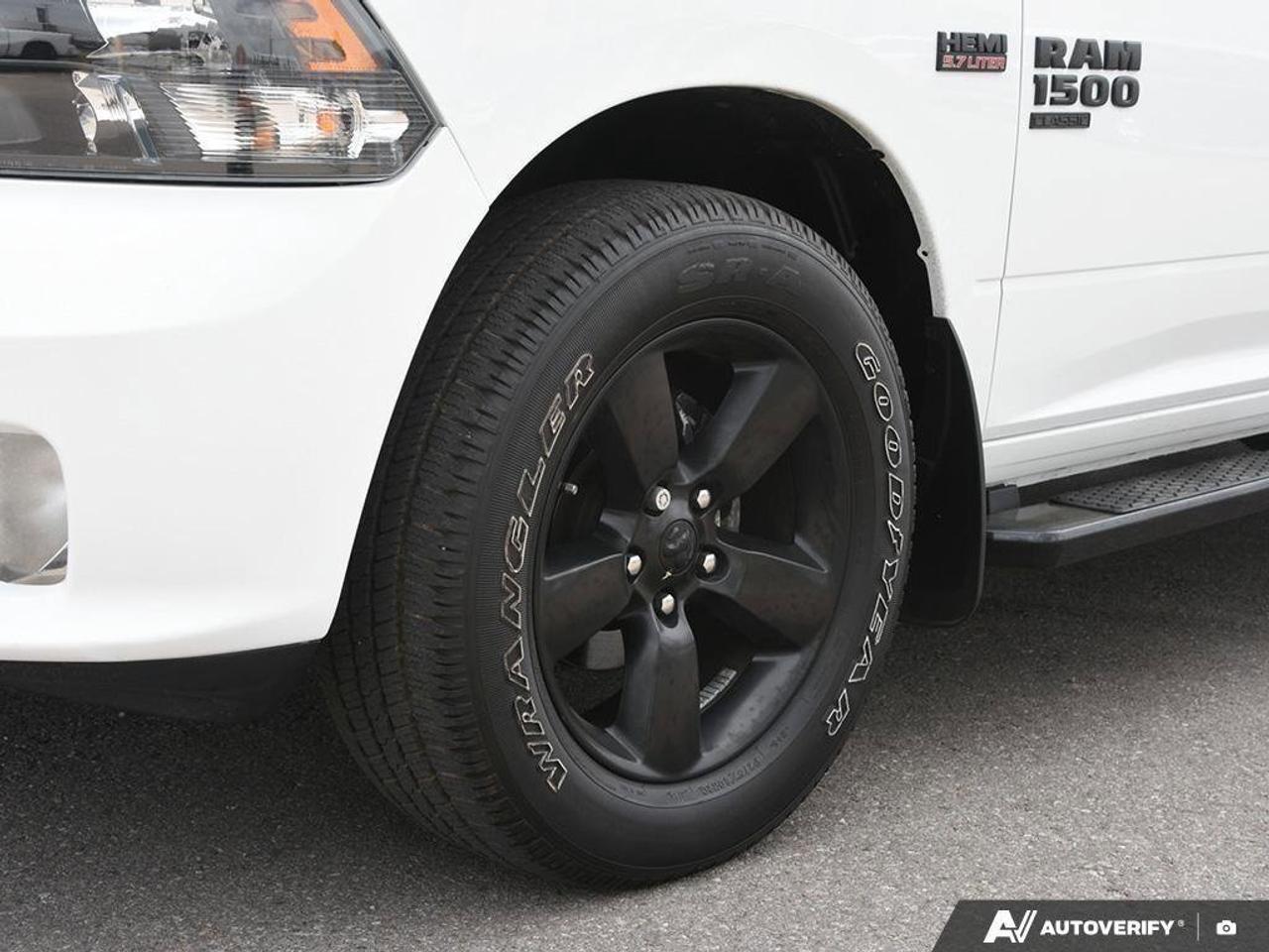 2022 RAM 1500 Classic ExpressBLACK EXPRESS, NIGHT, CREW, 4X4, HEMI, HEAT Photo