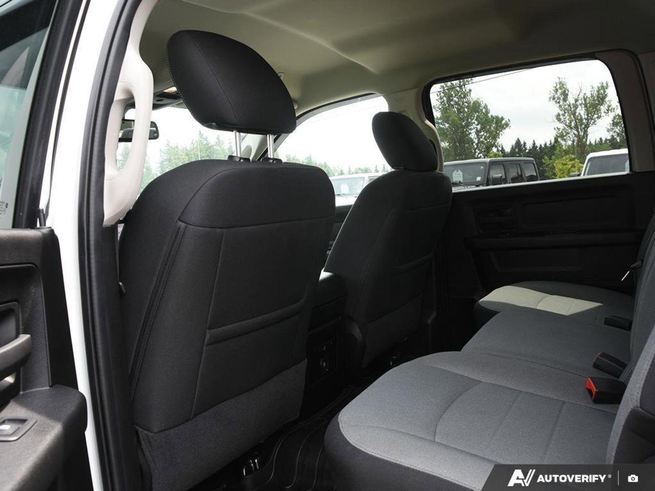 2022 RAM 1500 Classic ExpressBLACK EXPRESS, NIGHT, CREW, 4X4, HEMI, HEAT Photo