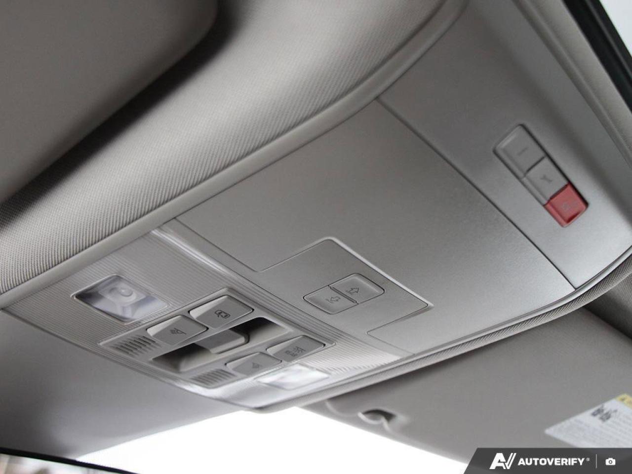 2023 Volkswagen Atlas ExeclineONE-OWNER, ACCIDENT-FREE, CAPTAIN'S CHAIRS Photo