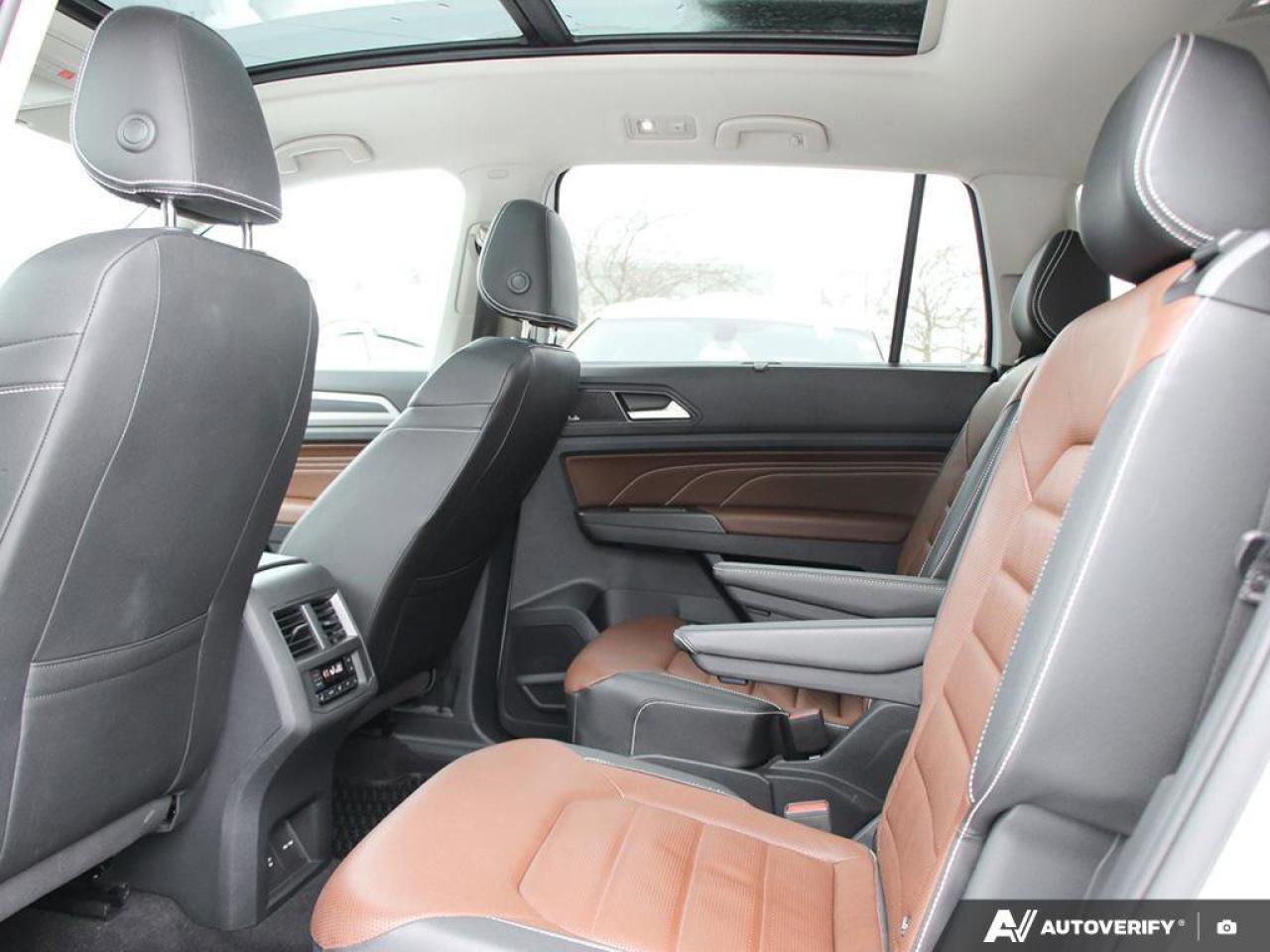 2023 Volkswagen Atlas ExeclineONE-OWNER, ACCIDENT-FREE, CAPTAIN'S CHAIRS Photo